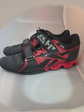 Reebok Men’s Black and Red Weightlifting/Training Shoes with Strap